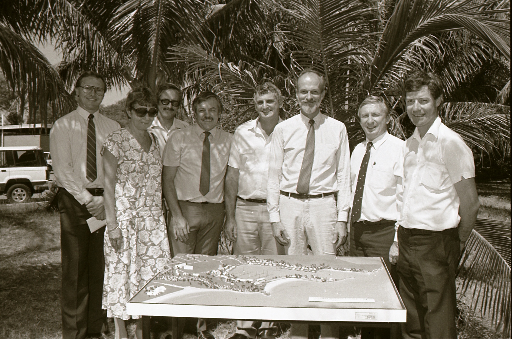 [Kahlin Marine Estate (Cullen Bay) signing, 26 May 1988] Image courtesy of Northern Territory Archives Service, Department of the Chief Minister, NTRS 3823 P1, BW 2726, Item 22