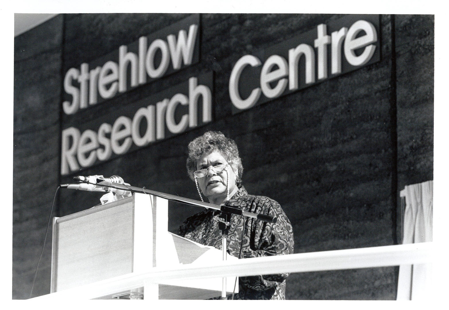 Lowitja O’Dononhue, Opening of the Strehlow Research Centre, Alice Springs, 26 June 1991<br>Image courtesy of Strehlow Research Centre, Museum and Art Gallery of the NT, Photographer Barry Skipsey.