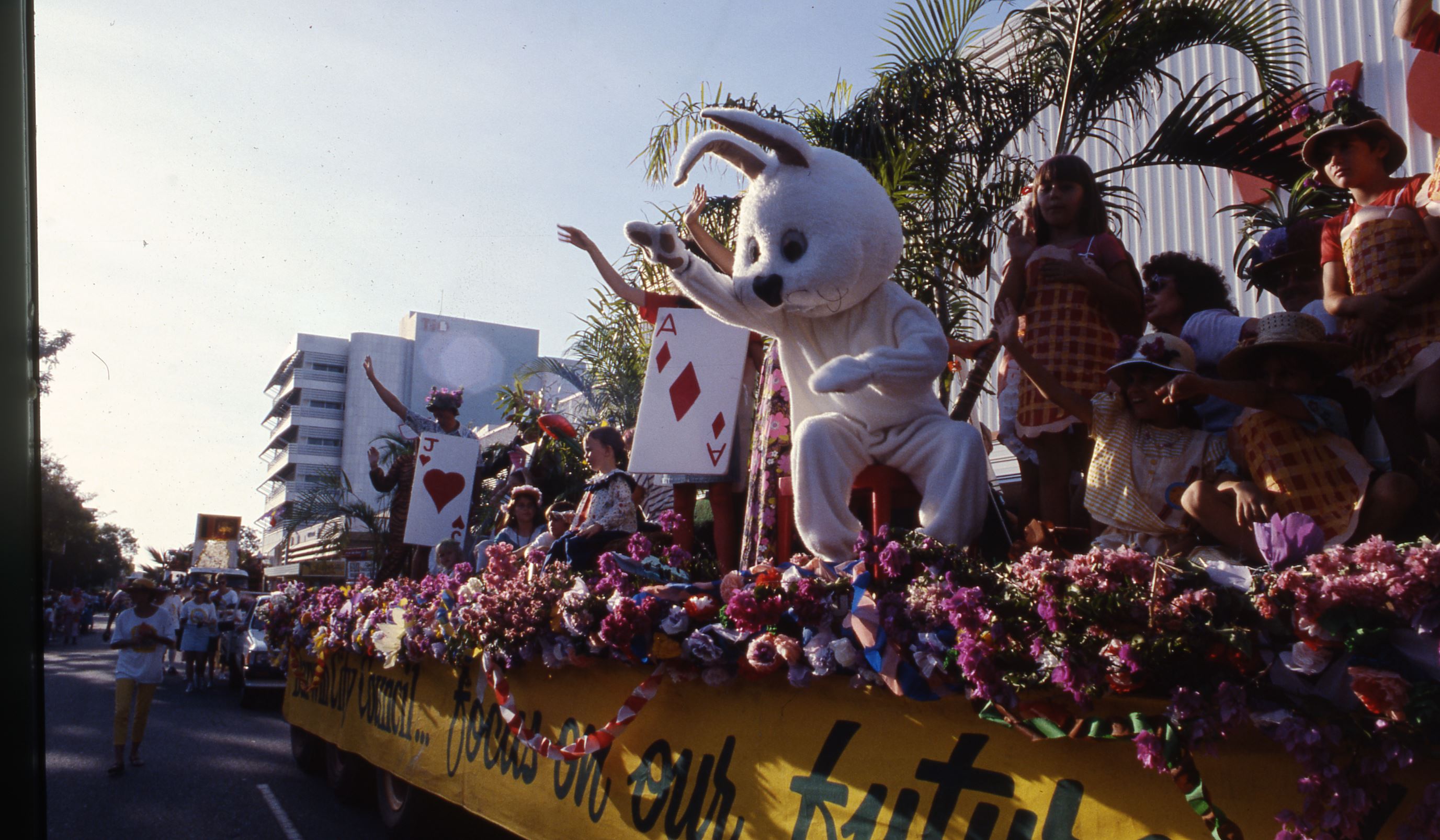 [Bougainvillea Festival Parade, 13 June 1987] <br />Image courtesy of Northern Territory Archives Service, Department of Chief Minister, NTRS 3822 P1, Folder 37 Slide 315.