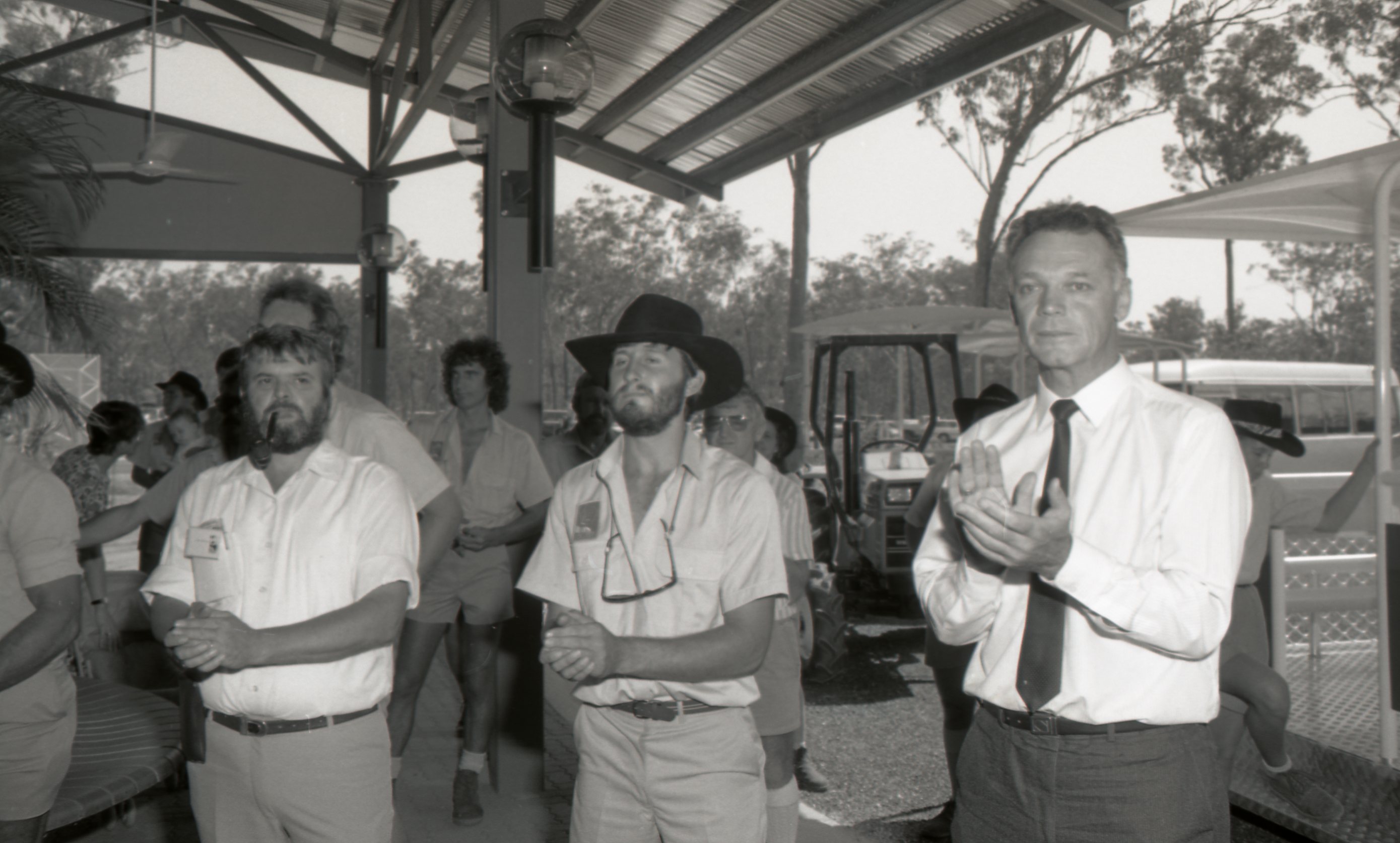 Minister Steve Hatton opens Berry Springs Wildlife Park, 28 September 1989<br />Image courtesy of Library & Archives NT,  Department of the Chief Minister, NTRS 3823 P1, Box 11, BW2855, Image 24