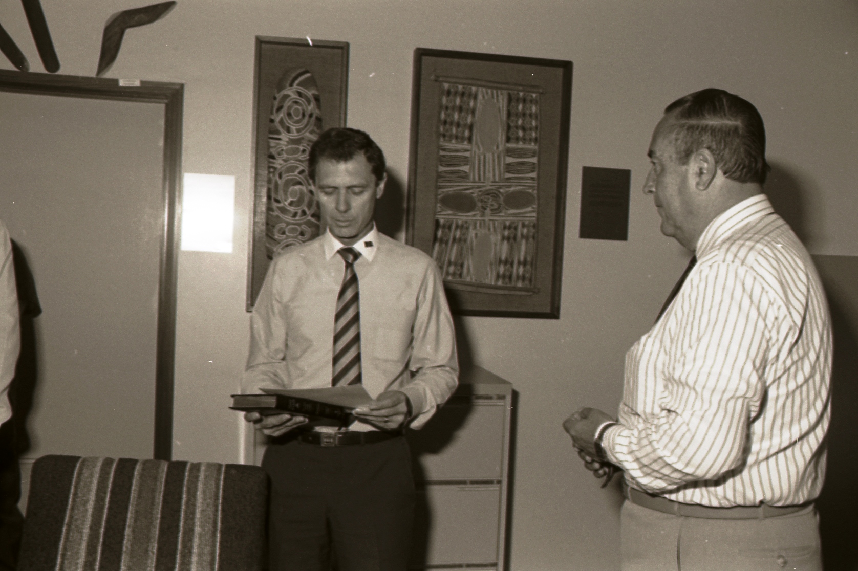 [Swearing in of Chief Minister Perron, 14 July 1988] Image courtesy of Northern Territory Archives Service, Department of the Chief Minister, NTRS 3823 P1, BW 2735, Item 1